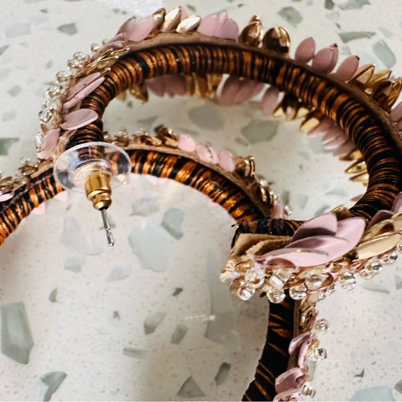 NWT, Express hoop earrings - Picture 4 of 5